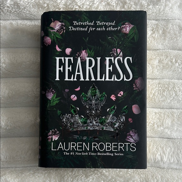 Other - Fearless by Lauren Roberts (Book 3 Powerless Trilogy)